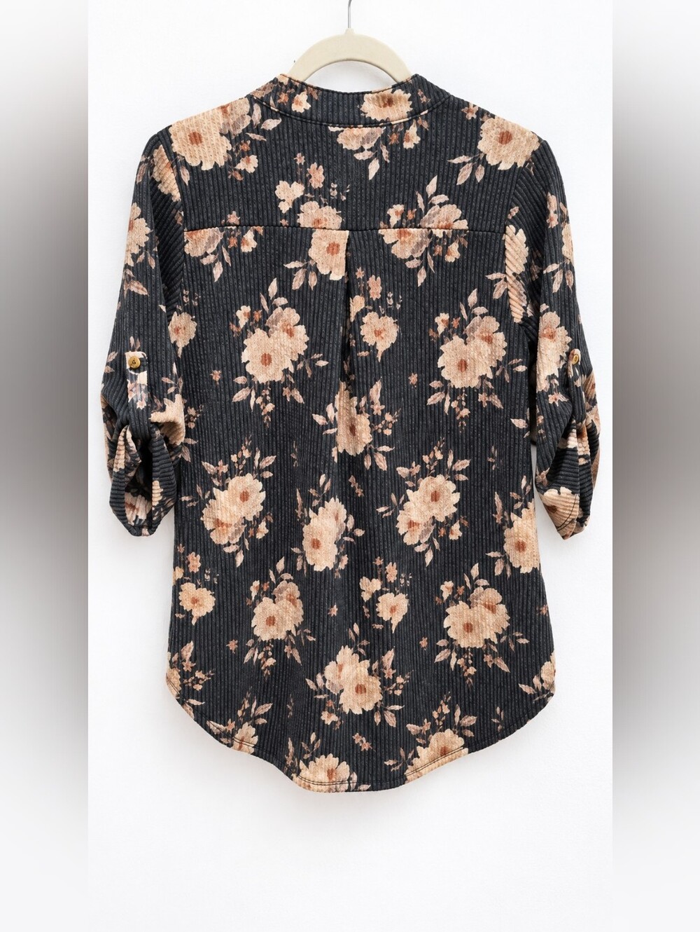 Heimish Floral Ribbed High-Low Top – Size Small - Picture 2 of 4